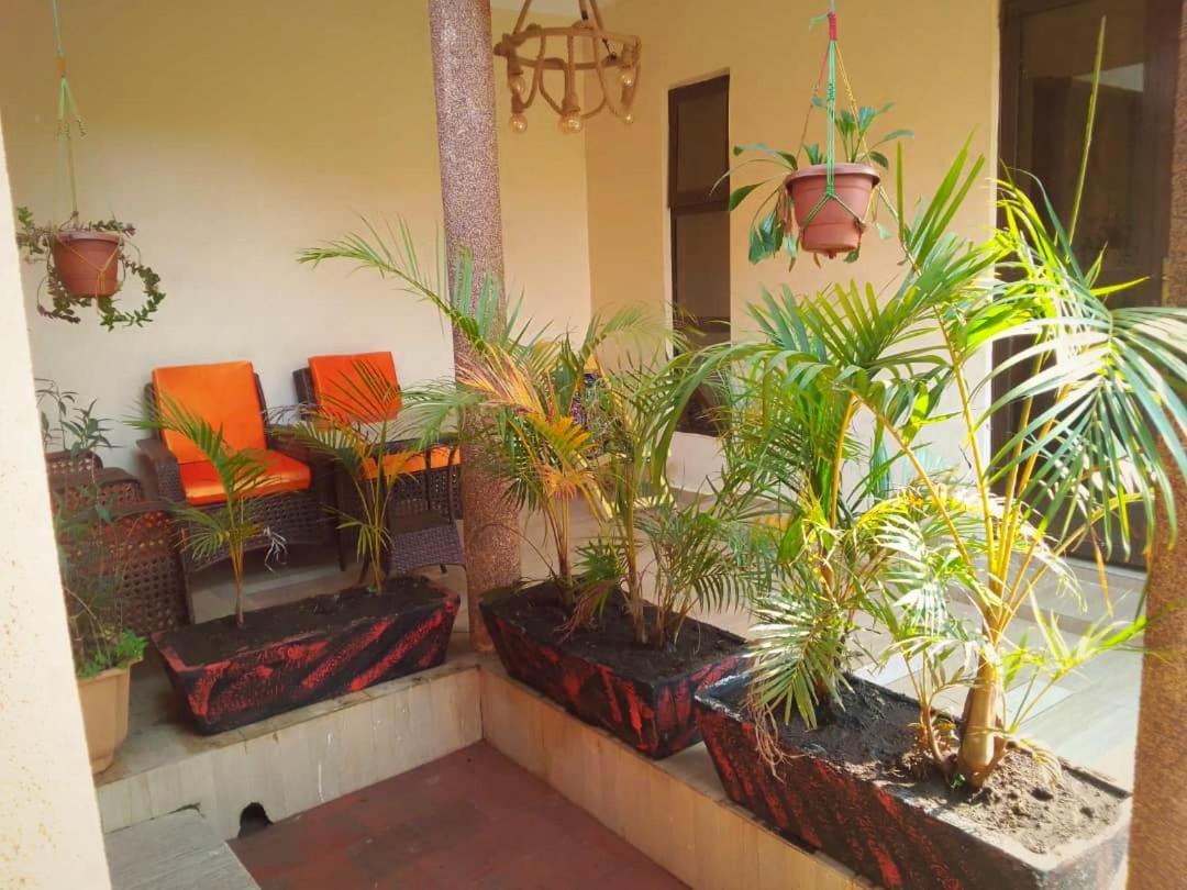 Palm Star Motel Fort Portal Ngoại thất bức ảnh