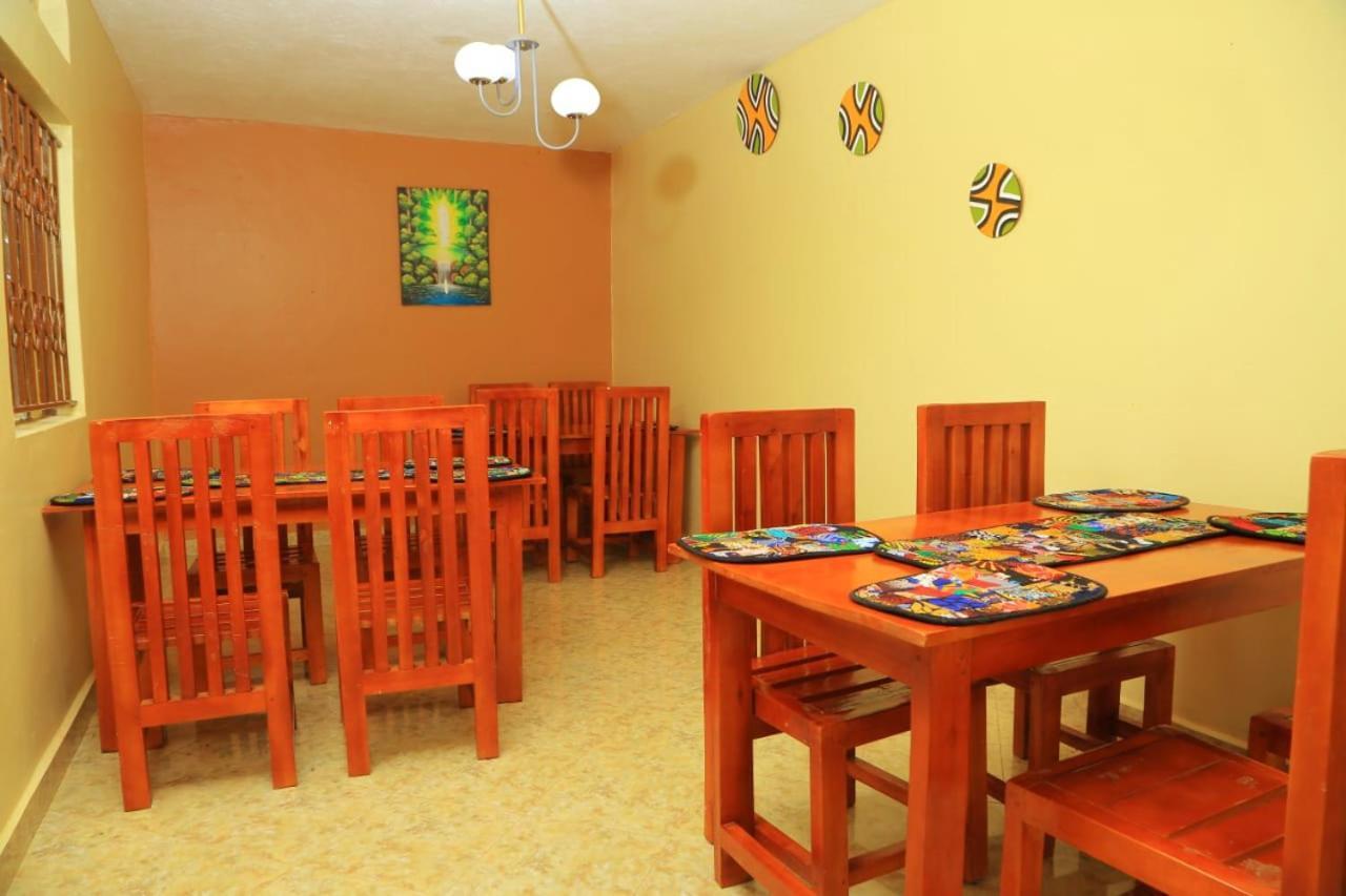 Palm Star Motel Fort Portal Ngoại thất bức ảnh