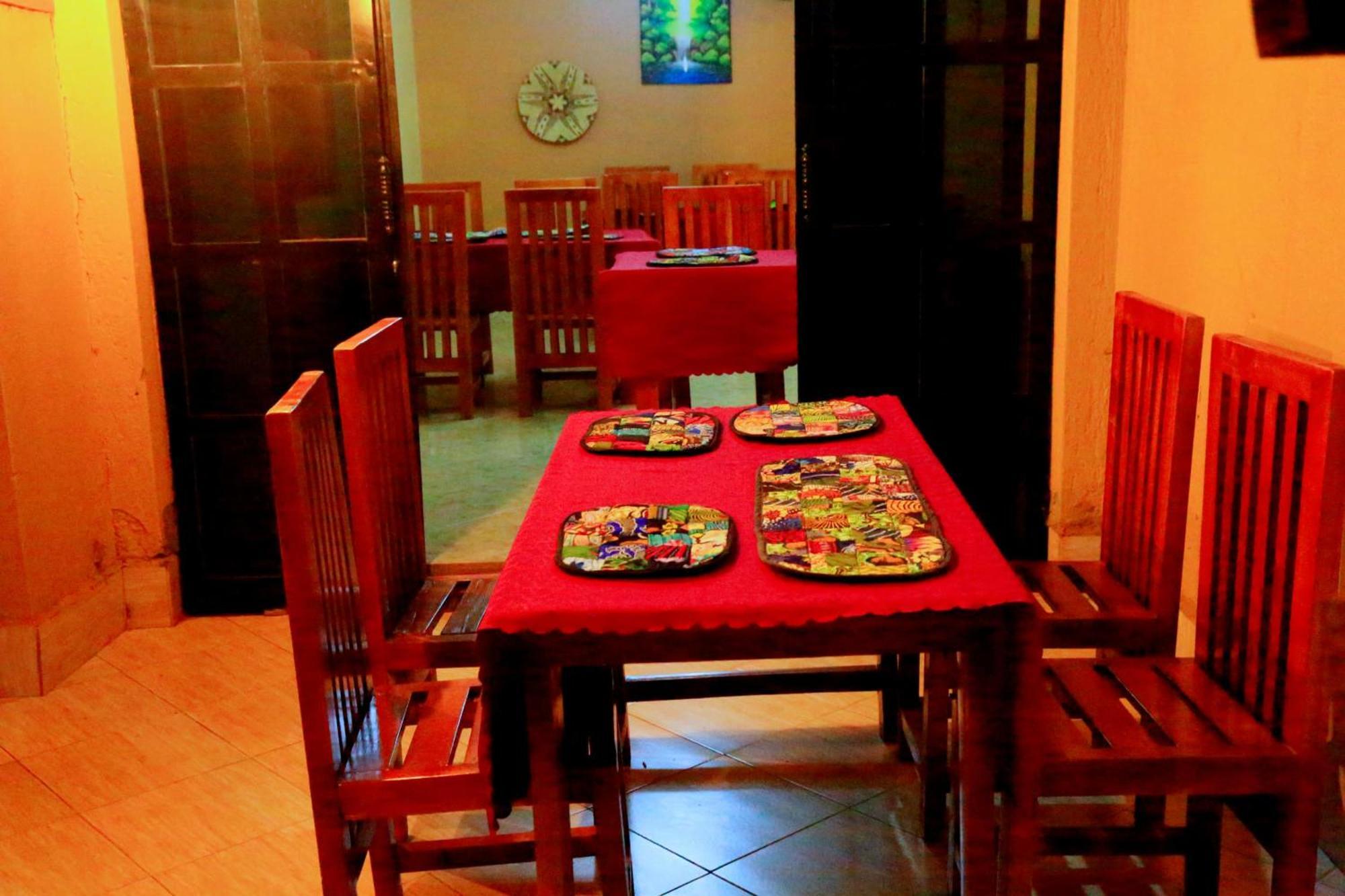 Palm Star Motel Fort Portal Ngoại thất bức ảnh