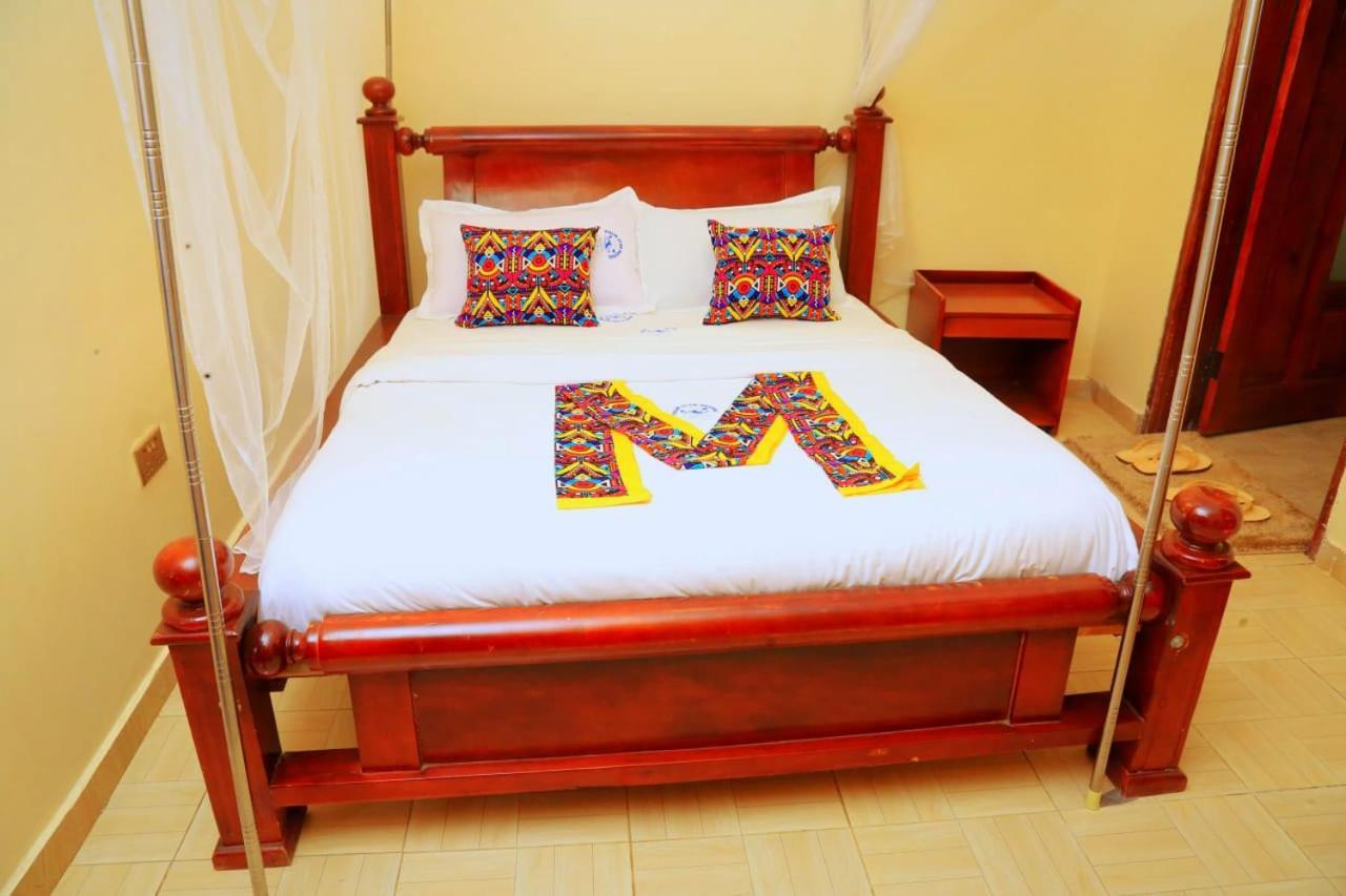 Palm Star Motel Fort Portal Ngoại thất bức ảnh
